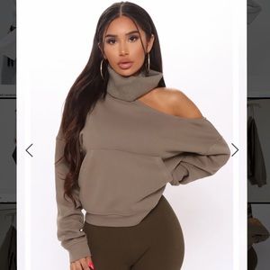 Fashion Nova One by One Turtleneck Sweatshirt